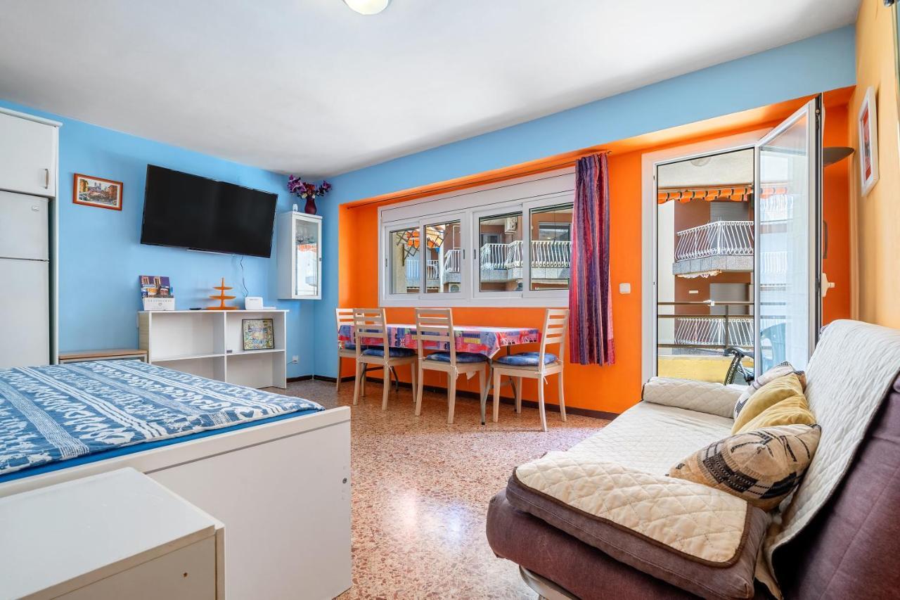 Nexo Apartment Салоу Екстериор снимка